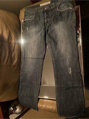 Industry Relaxed Fit Men’s Jeans in Faded Blue